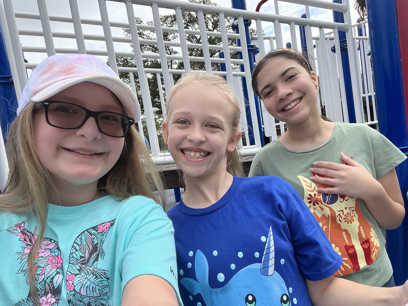 Des filles qui sourient